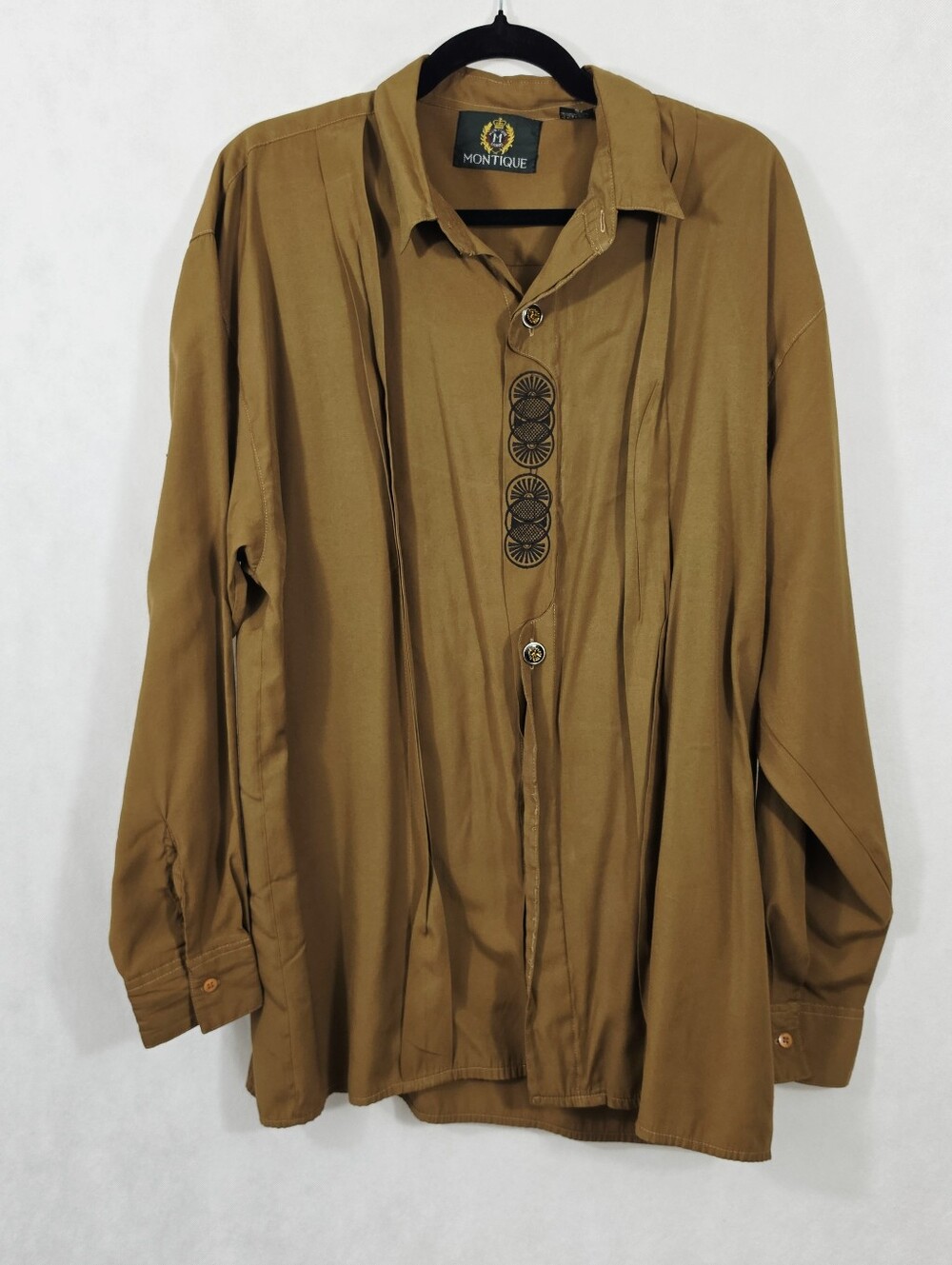 Vintage Montique Long Sleeve Walking Shirt